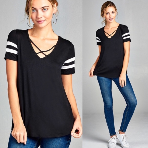 WILA Tops - LAST 1🌸 athletic stripe shortsleeve tee black